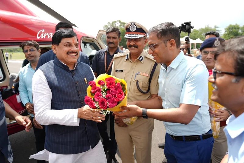 मुख्यमंत्री डॉ. यादव विभिन्न कार्यक्रमों में शामिल होने उज्जैन पहुंचे