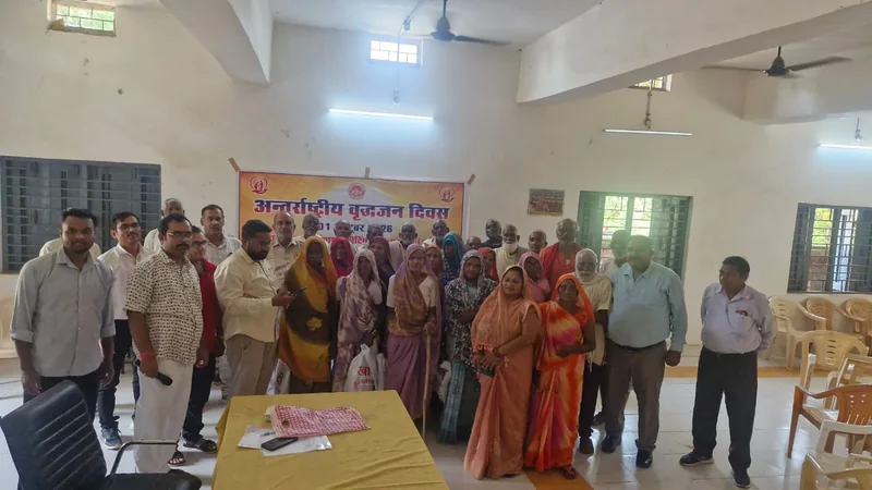 सेवा संकल्प अभियान में वृद्धजनों का सम्मान, शाल-श्रीफल भेंट कर किया अभिनंदन